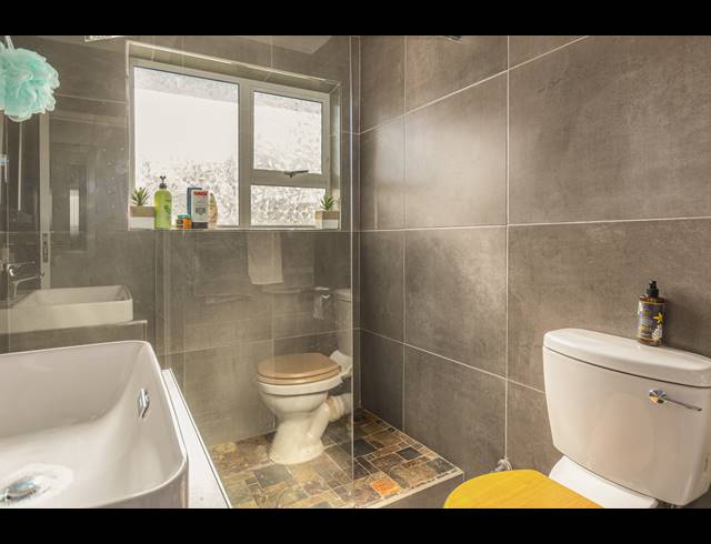 4 BEDROOM FREESTANDING FOR SALE IN PARKLANDS